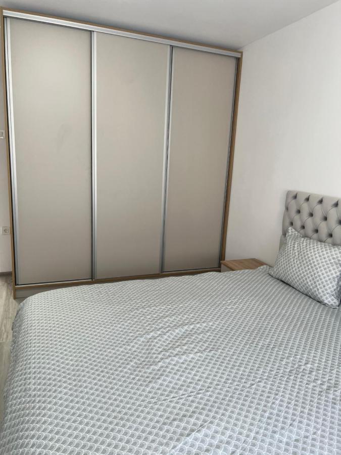 Apartament Tudor Орадя Екстер'єр фото