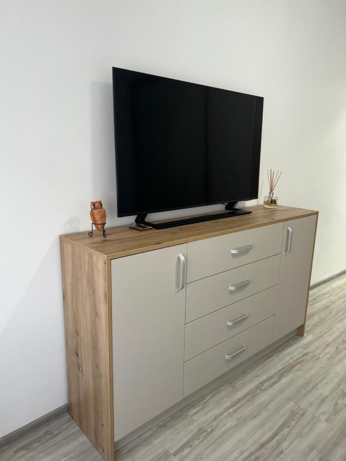 Apartament Tudor Орадя Екстер'єр фото